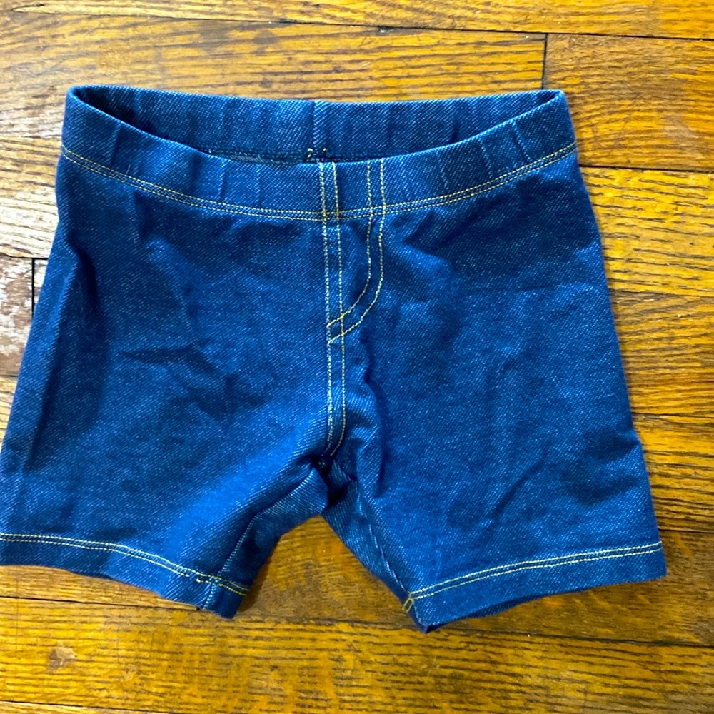 Girls gently used shorts size 4/5